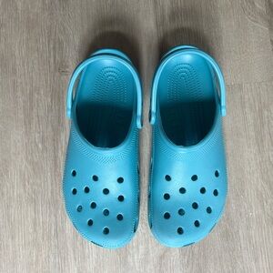 Crocs Adult Size Blue Clogs